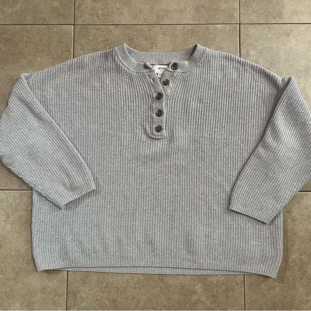 Women’s Aerie Gray Ribbed Knit short Sweater Size Large